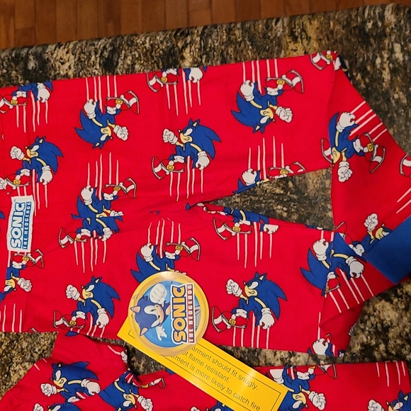 Sonic the Hedgehog Pajamas Little Boys Size 4 - Picture 2 of 4